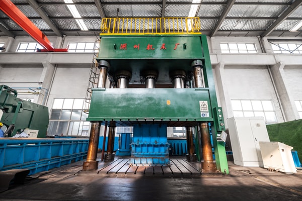 2000 Tons hydraulic press