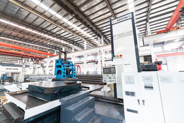 Horizontal CNC machining center